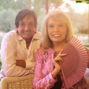 Pierre Palmade Instagram - Avec la drolissime, la bellissime, Amanda Lear… j’en suis gaga ❤️