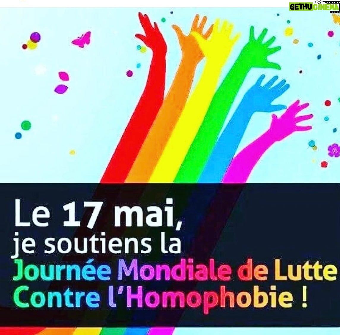 Pierre Palmade - 3.3K Likes - Parce qu’un jour il n’y aura rien de plus banal qu’un homme qui embrasse un autre homme , que deux femmes qui se tiennent la main dans la rue , parce qu’un jour plus personne ne souffrira comme j’ai souffert de devoir jouer à l’hétéro pour me faire aimer de tout le monde , et de moi même , parce qu’un jour on aura honte d’avoir eu honte du bonheur des autres… parce que ce jour là arrivera … luttons ! 🌈
