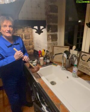 Pierre Palmade Instagram - C’est le plombier qui le dit !…😃