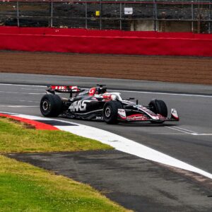 Pietro Fittipaldi Instagram - Great to have our brilliant Brazilian back on track 🇧🇷👏

@pifitti has been laying down the laps so far this morning 🛞

#HaasF1