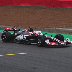 Pietro Fittipaldi Instagram - Sending it around Silverstone 👌🇬🇧

Was great to see Pietro drive the VF-24 on Tuesday during a busy #IndyCar season 🙌

#HaasF1