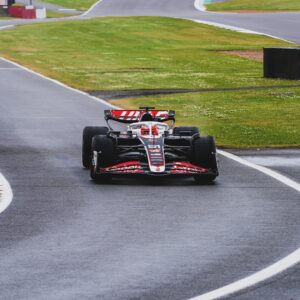 Pietro Fittipaldi Instagram - Sending it around Silverstone 👌🇬🇧

Was great to see Pietro drive the VF-24 on Tuesday during a busy #IndyCar season 🙌

#HaasF1