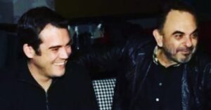 Pigmalion Dadakaridis Instagram - Ο χρόνος  αμείλικτος, αδυσώπητος ,ήρεμος σταθερός ,παρών απών και πάνω από όλα λίγος ,να αγαπάς εδώ που είσαι να αγαπάς ...γιατί δεν θα μείνει τίποτα άλλο ....ουκ αμνημονω...7χρονια χωρίς τον Σακη μας