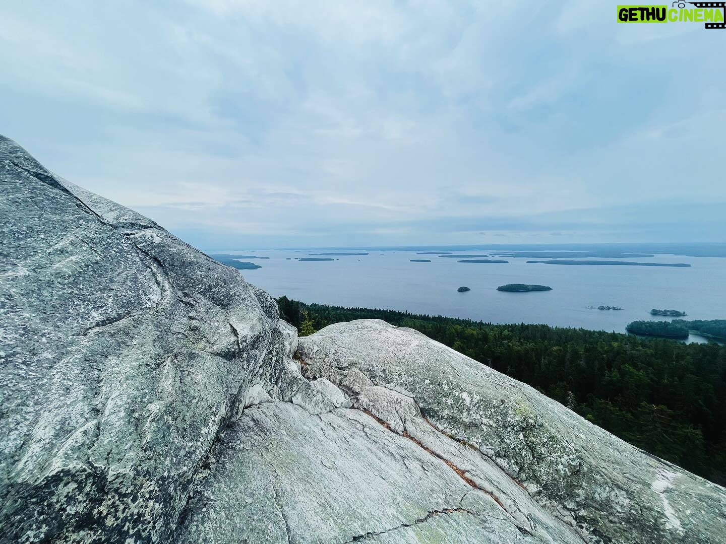 Pihla Viitala - 1.9K Likes - Location scouting in Koli❤️ oh, mon Dieu❤️ kiitos @putskukettu @perttumutka ja EFFC ja @komeettafilmi & @sfstudios.se