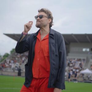 Pilou Asbæk Instagram - I LOVED playing football as a kid. So when I got the chance to invest in @b93fodbold I immediately said yes. 

I’m so thrilled to be the proud co-owner of a team playing the best sport in the world! (Sorry to anyone who thinks otherwise). 😉

Ps. They’re playing against Hillerød tonight at 19.00, so make sure to tune in.

📸 @frederikkongsgaard