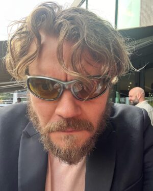 Pilou Asbæk Instagram - As an actor it’s very important to always stay fashion forward, and I really think I’m nailing this new sunglass trend - if I do say so myself.
