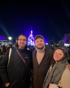 Pilou Asbæk Instagram - Massive spam incoming…3 days in @disneylandparis …feeling like a 10 year old again with friends and family ❤️ after non stop music, food, entertainment, I can honestly said…we did it all. Twice. More photos to come. Sorry. Can’t help it. #disneyland #disneylandparis #family #disneyland30 #friends #fun #rides