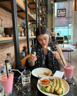 Pimdao Panichsamai Instagram - A day with my best friend 
At @whiteflowerbkk ✨💮