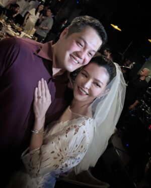 Pitchanart Sakakorn Instagram - She said.. YES!♥️💍👰🏻‍♀️ 
Congratulations & HBD Dr.Orn 🎂 @drorn_onuma 
@chin_numpaisal 
#teamgroom