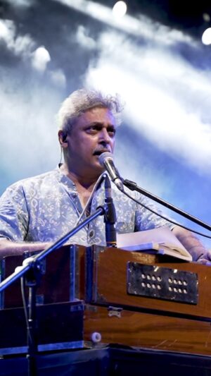 Piyush Mishra Instagram - Aa raha hoon Pune! Apne @ballimaaraan ke saath! ❤️

Get your tickets now. 
Link in the bio!

#Ballimaaraan #PiyushMishra #Pune #Mumbai #Concert #CokeStudio #Music