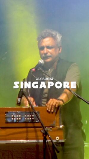 Piyush Mishra Instagram - SINGAPORE! Aa raha hoon pehli baar @ballimaaraan ke saath! ❤️

Get your tickets now! 
Link in the bio.

@intamboo @mediapanache @php_indouk 

#PiyushMishra #ballimaaraan #CokeStudio #India #Singapore #Music #poetry #Kavita
