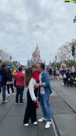 Plutarco Haza Instagram - Happy New Year 2022-2023 💫
@disneyworld.latino #disneyworld50