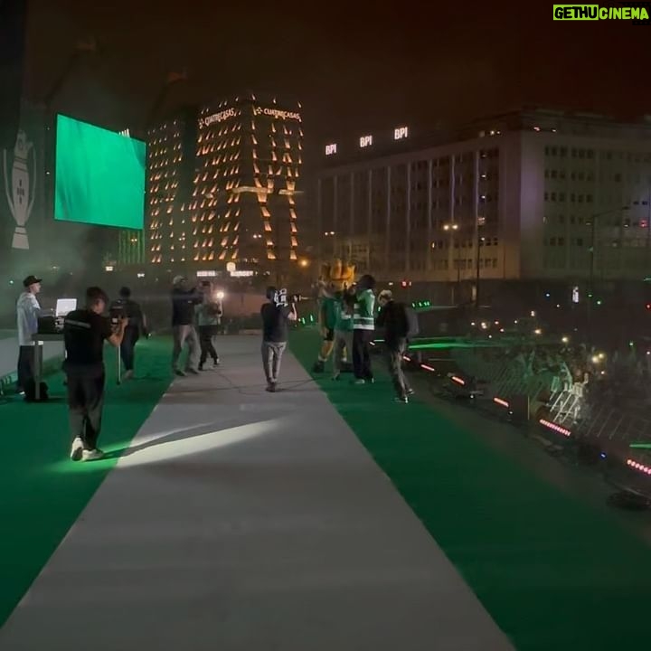Plutonio - 69.9K Likes - Sonhar também não custa nada 💚