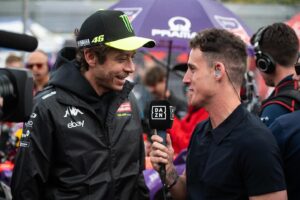 Pol Espargaró Instagram - • One of the moments of the weekend, raced against him and now interviewing him on a MotoGp grid, just awesome to see Vale today! It was amazing Jerez ❤️ Test tomorrow…. 💃🏻 @valeyellow46 
• Una de esas cosas que nunca hubiera imaginado hacer y más a Valentino, de todos los momentos de este fin de semana, sin duna, uno de los más top! Como mola Jerez, que gustazo! Listo para el test de mañana 💃🏻
#MotoGp @dazn_es