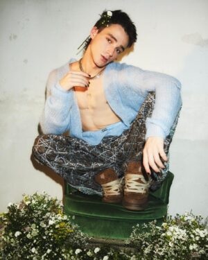 Pol Granch Instagram - @neo2_magazine🖤

Moda: @dior Men primavera verano 2023
Fotografía: @avanstokkum
Realización: @danielagtzgzz
Entrevista: @nadialeald
Muah: @noeminohales
Vídeo: @borja.respal para @thefeelms
Retoque Digital & Asistente Fotografía: @piogarciaphoto
Asistentes Estilismo: @veroocriado   @rufili00/
Producción   Editor: @mongomeri
Plató: @espacio_floreta
Colaboración: @lateliersakura