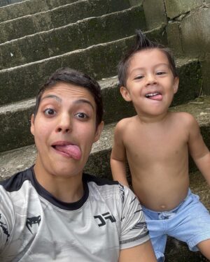 Poliana Botelho Instagram - Fazendo caretas 🤪😝😉😮 @pedrinho.froes