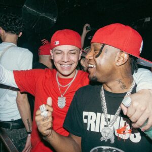 Polimá Westcoast Instagram - Tuvooo de locoos lo pasamo como pa los viejoos tiempos como cuando haciamos todo por amor al artee ahí era mas bonito… Ahoraa solo fuerza ilimitada hay mucho hater perdiendo su tiempo y su vida no tienen idea dejenlos q hablen porq Dios sabe ( Sigaan disfrutando del álbum ) 

Pd : querido diario …