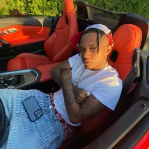Polimá Westcoast Instagram -  4Melonsiti el álbum!!!! El mundo girando muchaaas cosas sucediendo muchooo RealTrap on the wayy como un verdadero negro 💿📀 Las Ski & Las Ravee rompiendoo y estaan dispo en @hawkersco Yesirrr !!!