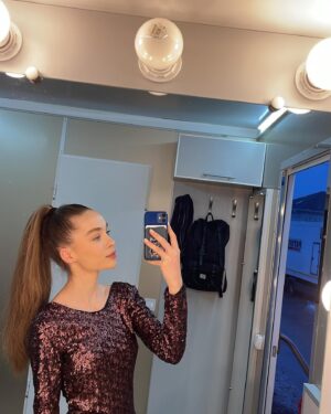 Polina Nosykhina Instagram - Моя первая комедия ,вам понравится видос ))