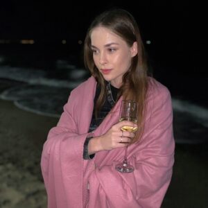 Polina Nosykhina Instagram - Красные глаза из-за вспышки ,армагеддон на голове .Но мне нравится