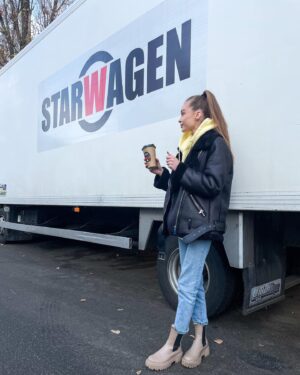 Polina Nosykhina Instagram - Доброе рабочее 🎬❤️