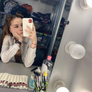 Polina Nosykhina Instagram - Завтра в 17:00 ждём вас на Украине ❤️После Зимы 🎬