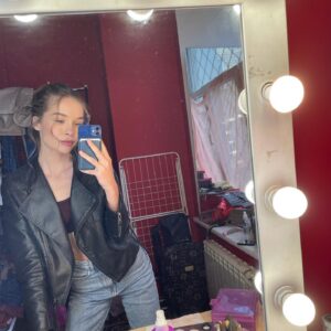 Polina Nosykhina Instagram - В воскресенье в 17:00 наша премьера на Украине .
Ребёнок с Гарантией ❤️