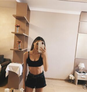 Polina Nosykhina Instagram - 1 или 2?