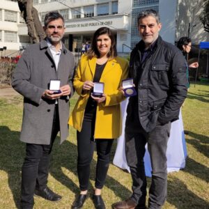 Polo Ramírez Instagram - Gracias a las instituciones que nos entregaron este reconocimiento por el trabajo periodístico realizado durante la pandemia. Un orgullo representar a @radioduna junto a @franravizza y @faravena Gracias a @ucatolicaoficial @uchile @ufro.temuco @uantofagasta @uandresbello @isp_chile @imii.cl