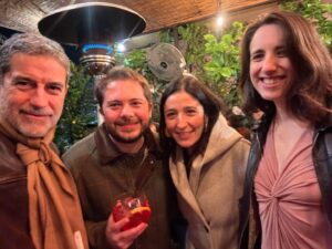 Polo Ramírez Instagram - Dos grandes amigos y compañeros de trabajo se despiden de @radioduna Fueron una parte importante de nuestra historia. Nunca olvidaremos los buenos momentos vividos y la pega bien hecha. Todo lo mejor para @mariajose.soto.parada y @kikeyavar