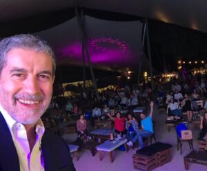 Polo Ramírez Instagram - Gala de Copas y Sonrisas @maria.ayuda junto a @jimepereyra y @losbeetlescon2e Una noche para los niños, niñas y adolescentes que más nos necesitan.