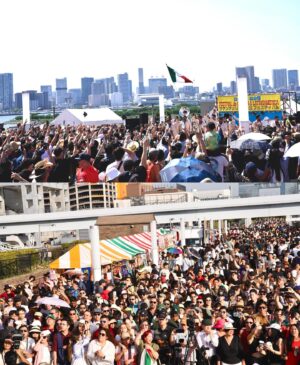 Poncho Lizarraga Instagram - 日本、いろいろとありがとう 🇲🇽🎌 Infinitas gracias por acompañarnos en nuestros concierto en Japón 🇯🇵 🙏🏼 entregamos todo nuestro corazón para poner a México en lo más alto y hacer sonar la Música Mexicana al otro lado del mundo 🌏❤️ JAPÓN LOS LLEVAREMOS SIEMPRE CON NOSOTROS 🎌 Muchas gracias a quienes hicieron esto posible🙏🏼
#RecodoEnJapon