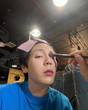 Poompat Iam-samang Instagram - last Saturday thru selfies and mirrors 🤳🪞