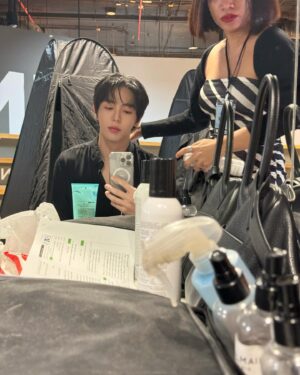 Poompat Iam-samang Instagram - last Saturday thru selfies and mirrors 🤳🪞