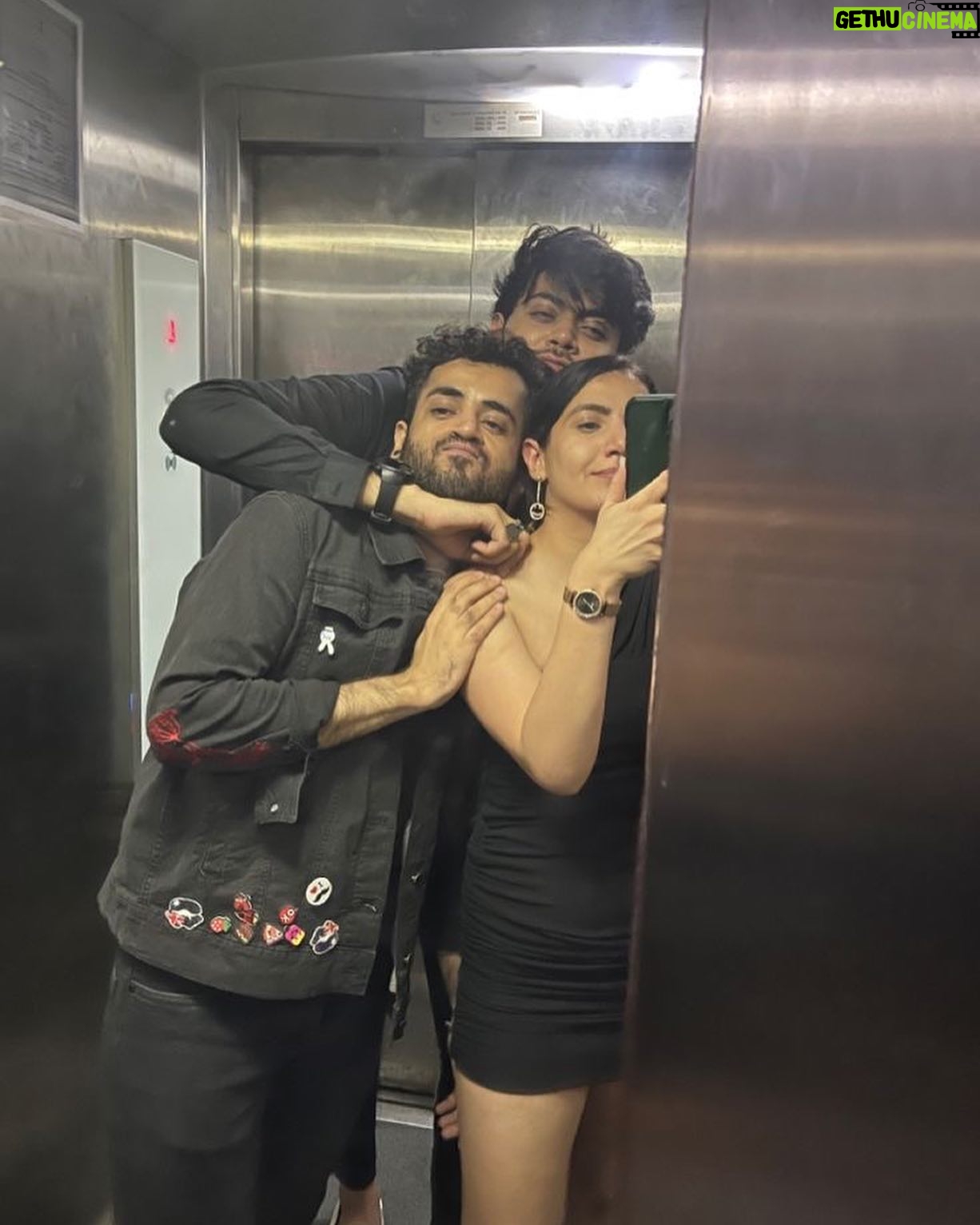 Poorti Arya - 3 Likes -