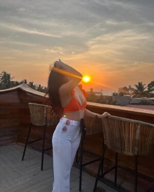 Poorti Arya Instagram - You are the Sun ☀️ 
You Heal 
You Burn 
#goa #goastay