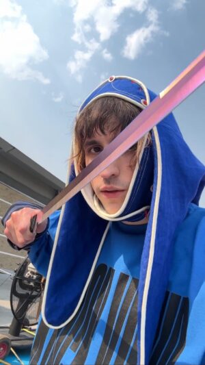Porter Robinson Instagram - “KNOCK YOURSELF OUT XD” 4/24