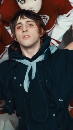 Porter Robinson Instagram - FIRST SINGLE CHEERLEADER  0u7 n0w (♡ヮ♡)