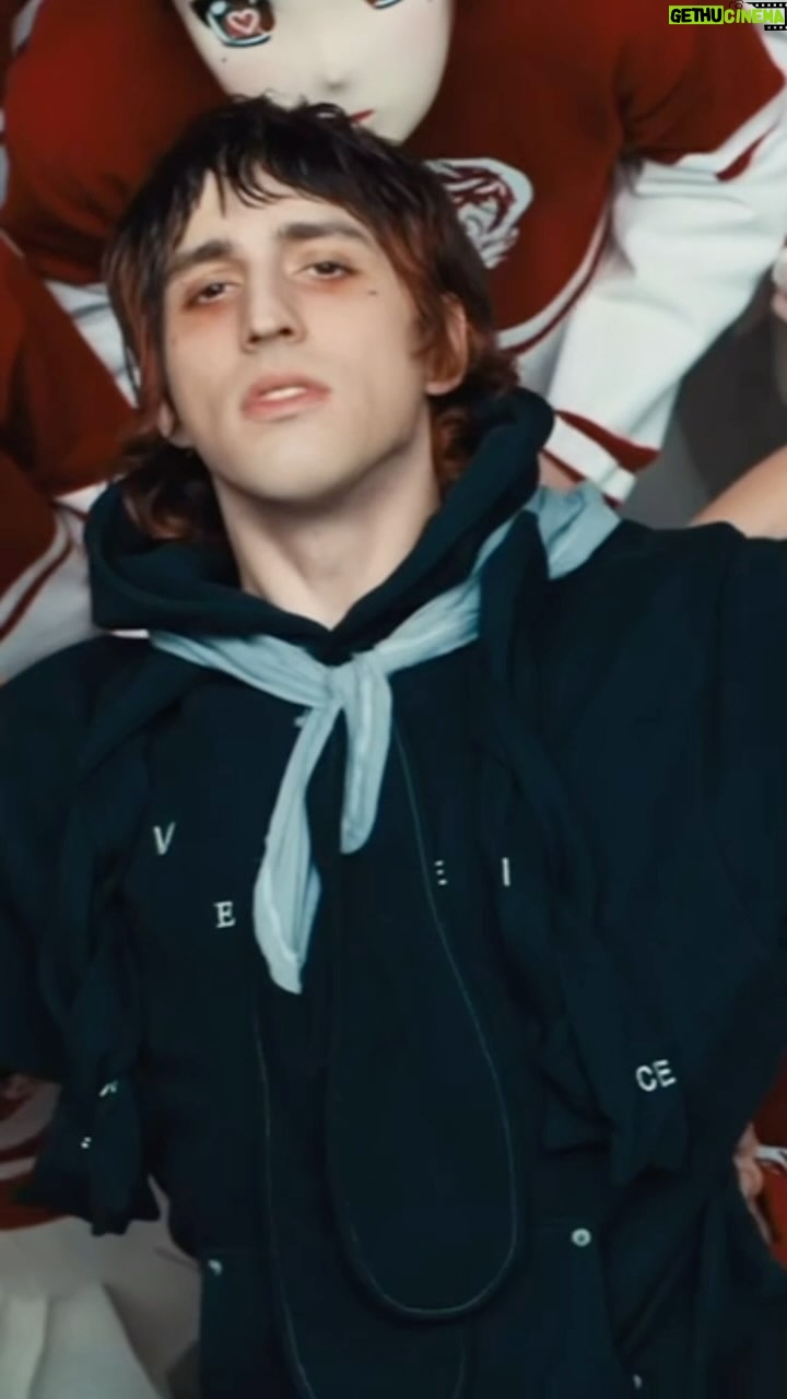 Porter Robinson - 52.5K Likes - FIRST SINGLE CHEERLEADER 0u7 n0w (♡ヮ♡)