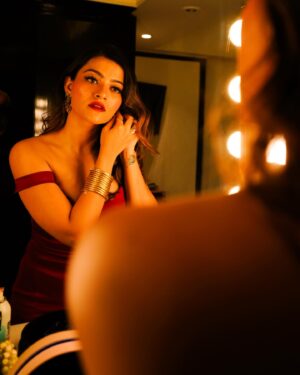 Prakruti Mishra Instagram - “Kabhi main Naayika , Kabhi main Gaayika” ❤️
.
.
.
.
Listen to my Latest song “Mitra”on @amazonminitv “s New show “Love adhura” Right now !! 

Thank you @tansworld for having me on board for such an amazing song with a Fabulous team 🥹🧿💯

Its my pleasure singing with you @meiyangchang 🎙️

MUA @nancypamnanimua 🫰🏻
Shot by @sanjay___chetry 
#prakrutimishra