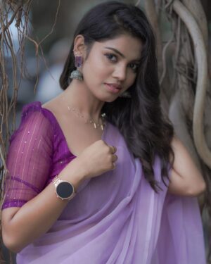 Pranika Dhakshu Instagram - அவளாய் அவளிருப்பதே 
அவளுக்கு அழகு..!!! 🌼🫰

Outfit - @mahizhmathy_ratnachalam 
Photographer - @camerasenthil 
Shoot Organized by @rrajeshananda 

#pranikadhakshu #zara #saree #sareelove #fashion #lavender