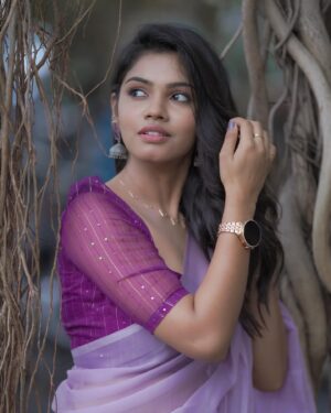 Pranika Dhakshu Instagram - அவளாய் அவளிருப்பதே 
அவளுக்கு அழகு..!!! 🌼🫰

Outfit - @mahizhmathy_ratnachalam 
Photographer - @camerasenthil 
Shoot Organized by @rrajeshananda 

#pranikadhakshu #zara #saree #sareelove #fashion #lavender