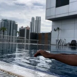 Prankster Rahul Instagram - Guess this place 😲 option Katharr Malasiya Thailand Singapore 😂