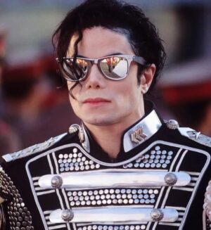 Prankster Rahul Instagram - If Now his alive means He could have ruled the internet and Instagram will be 1B Followers 🔥🔥 Agree??Miss u King of pop 🥹 @michaeljackson
