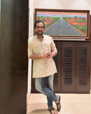 Prasad Oak Instagram - #धर्मवीर २ 
पोस्टर प्रदर्शनापूर्वीचे काही क्षण…!!!

Short Kurta : @labelposhaaq09