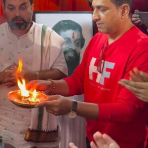 Prasad Oak Instagram - धर्मवीर २ मुहूर्त सोहळा, अभिनेते प्रसाद ओक यांची हजेरी

.

#dharmveer #prasadoak #instareel