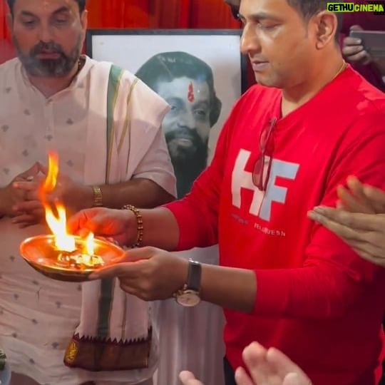 Prasad Oak - 6.8K Likes - धर्मवीर २ मुहूर्त सोहळा, अभिनेते प्रसाद ओक यांची हजेरी
.
#dharmveer #prasadoak #instareel