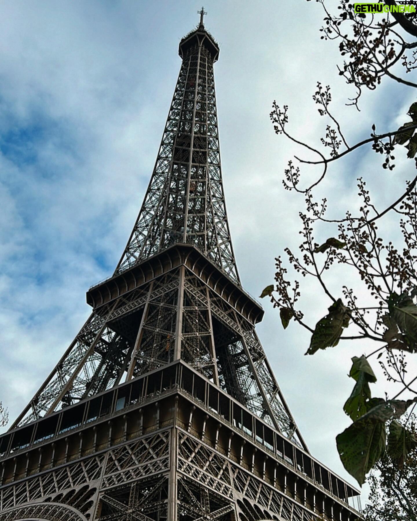 Prasad Oak - 9.3K Likes - PARIS स्पर्श
❤️❤️❤️❤️