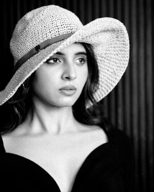 Preethi Asrani Instagram - Hola! 🐧

Thank youuu @sujaikarampuri for the pictures!! ❤️

MUAH @makeup_by_amulya 🫶