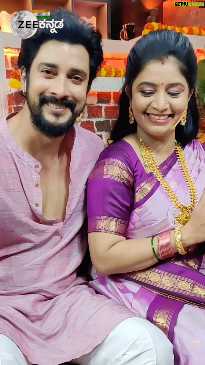 Prem Kumar - 26.1K Likes - ಲವ್ಲೀ ದಂಪತಿ ಸ್ವೀಟ್ ಸಮರ
#CoupleKitchen #ZKReels #ZeeOnTheGoReels #ZeeKannada #BayasidaBaagiluTegeyona